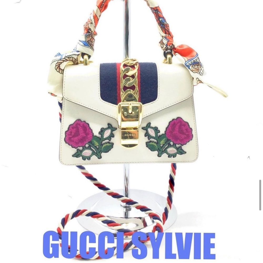 Gucci Sylvie bag with embroidered flowers